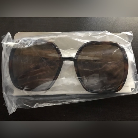 Gucci Havana Sunglasses with Brown lenses (GG0890S 002 55) NWT - Picture 5 of 11